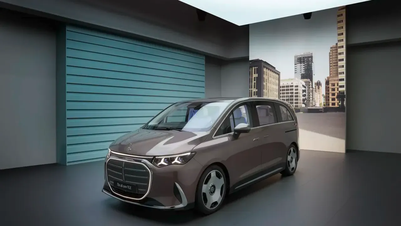 Elettronauti - Mercedes-Benz VLE 300 - Bianco - Esterno - Vista anteriore a tre quarti