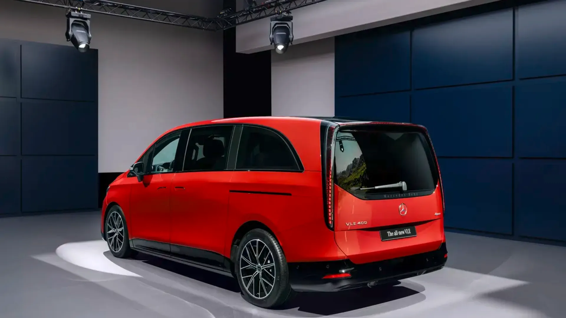 Elettronauti - Mercedes-Benz VLE 300 - Bianco - Esterno - Vista anteriore a tre quarti