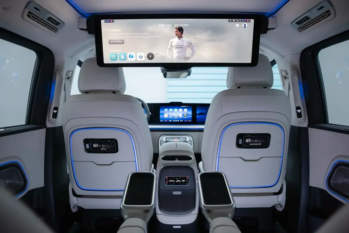 Elettronauti - Mercedes-Benz VLE 300 - Infotainment - Vista della plancia