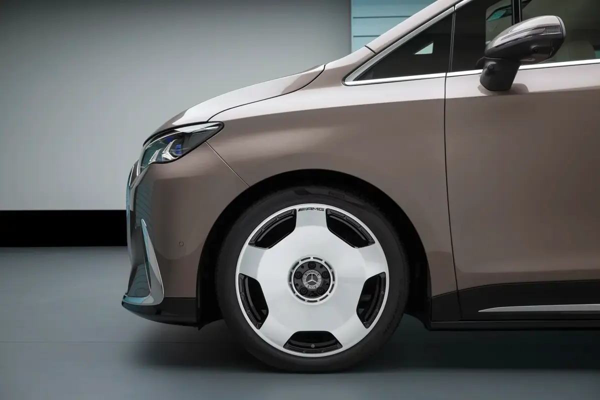 Elettronauti - Mercedes-Benz VLE 300 - Cerchio - Vista laterale