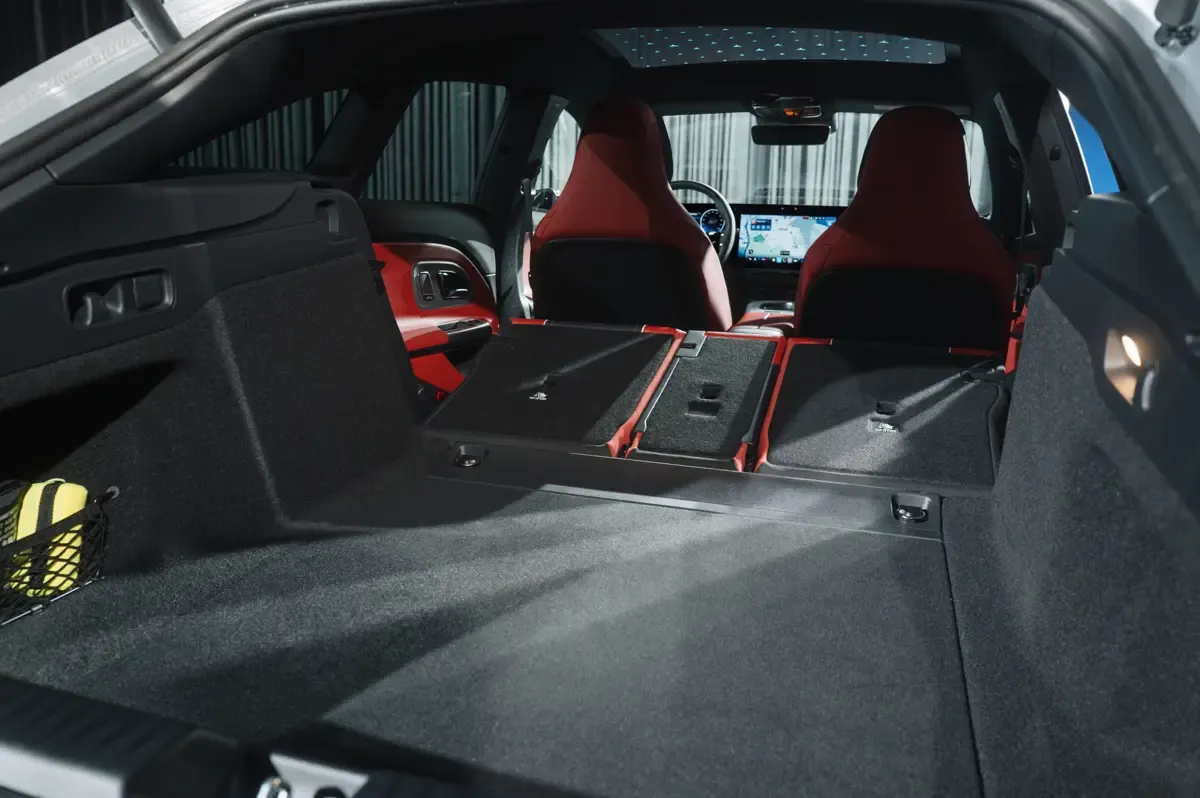 Elettronauti - Mercedes CLA 200 Shooting Brake - Vano di carico - Bagagliaio