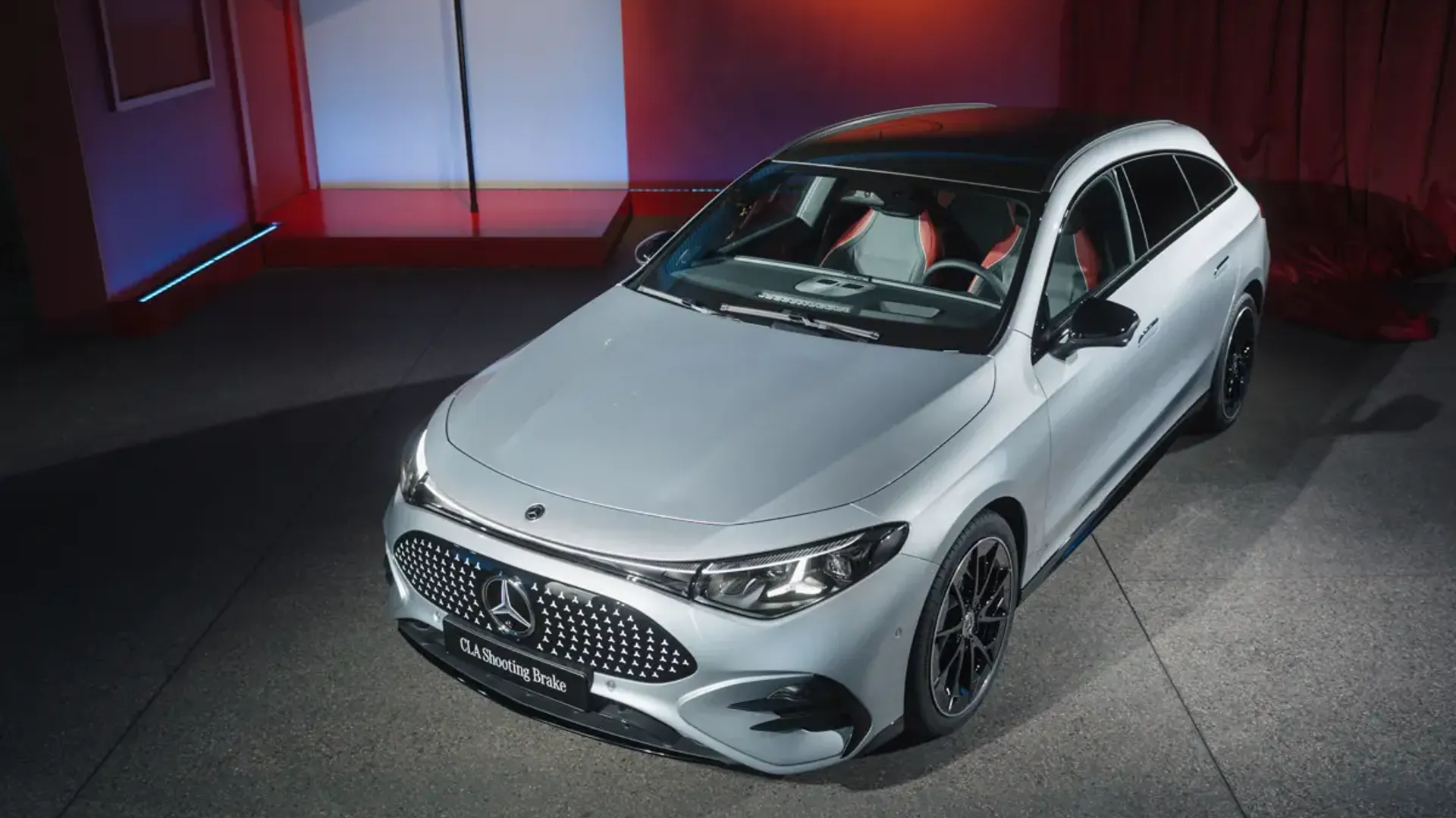 Elettronauti - Mercedes CLA 200 Shooting Brake - Rosso - Esterno - Vista anteriore a tre quarti