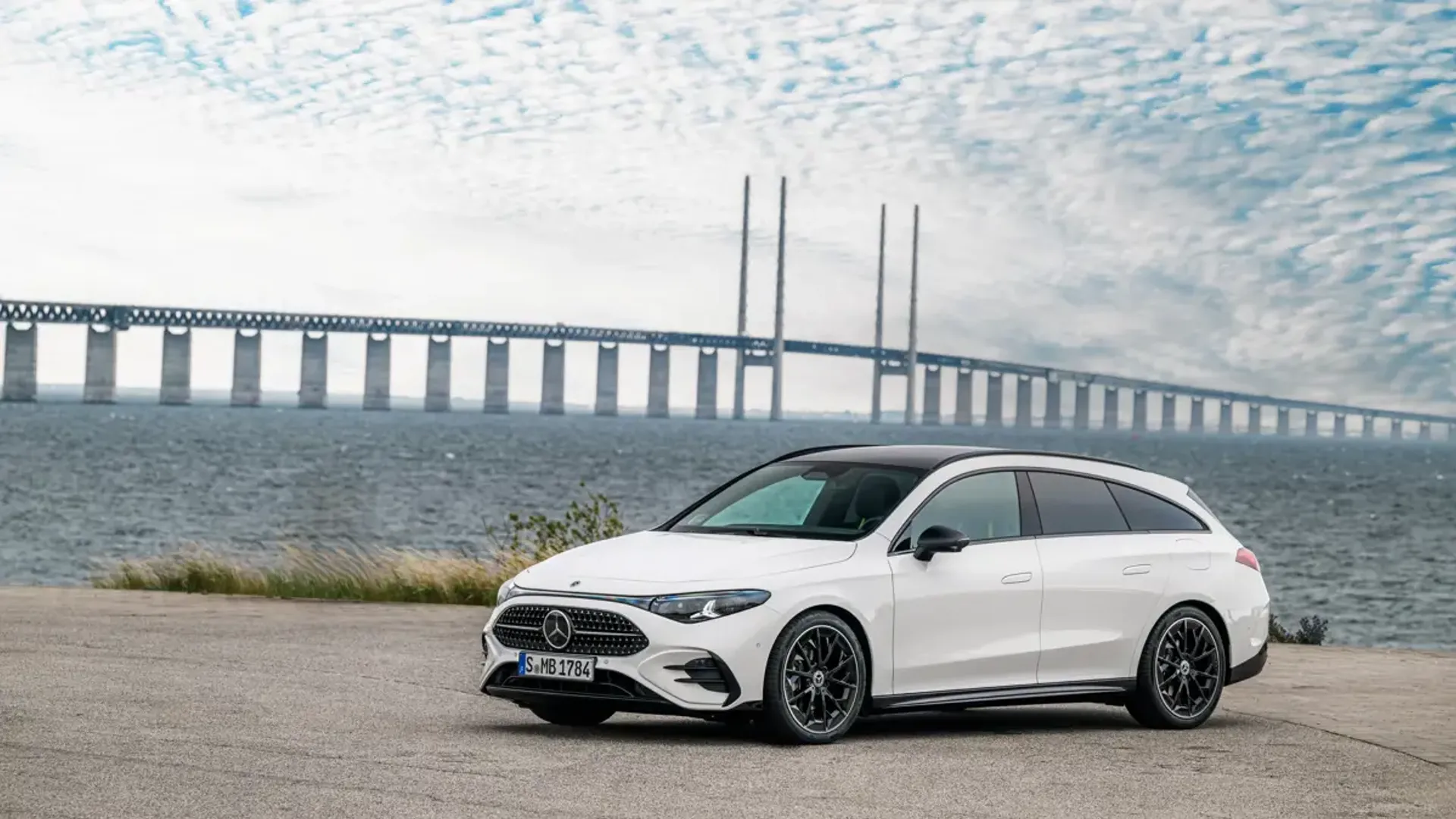 Elettronauti - Mercedes CLA 200 Shooting Brake - Rosso - Esterno - Vista anteriore a tre quarti