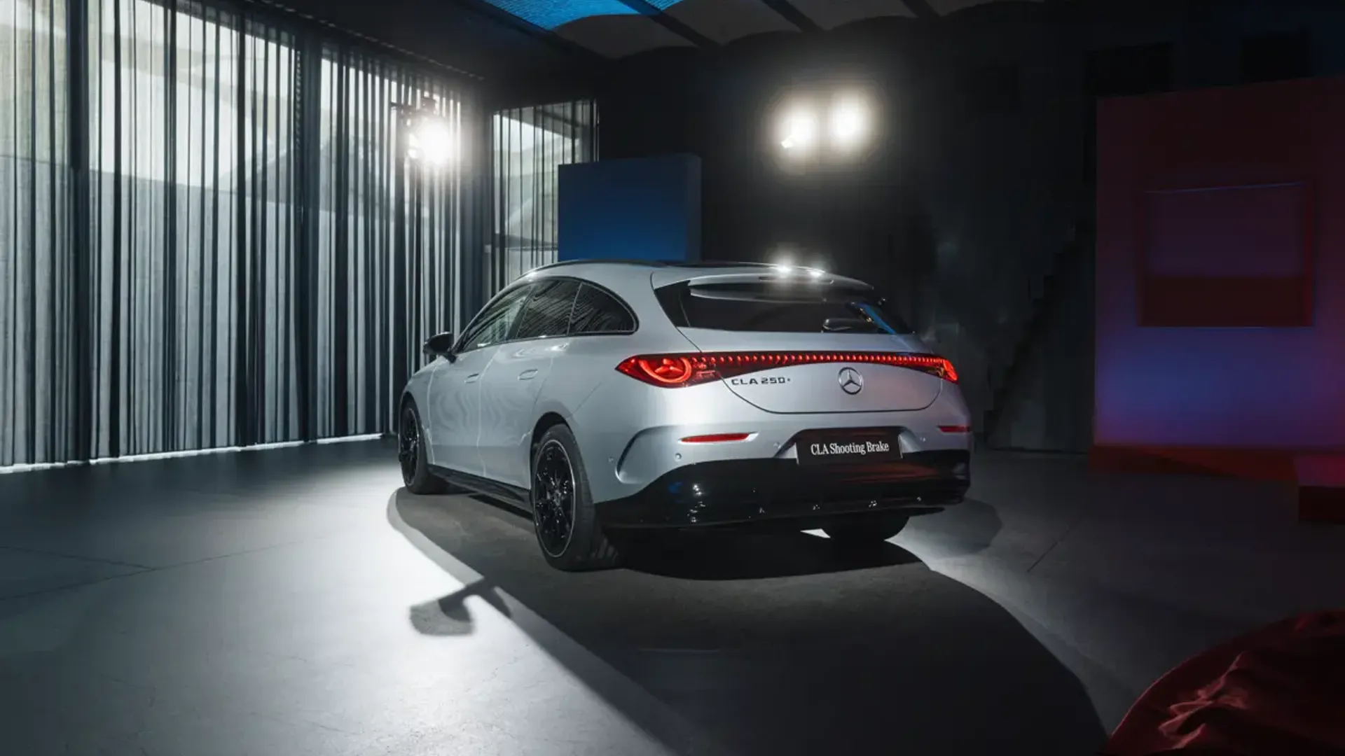 Elettronauti - Mercedes CLA 200 Shooting Brake - Argento - Esterno - Vista anteriore a tre quarti