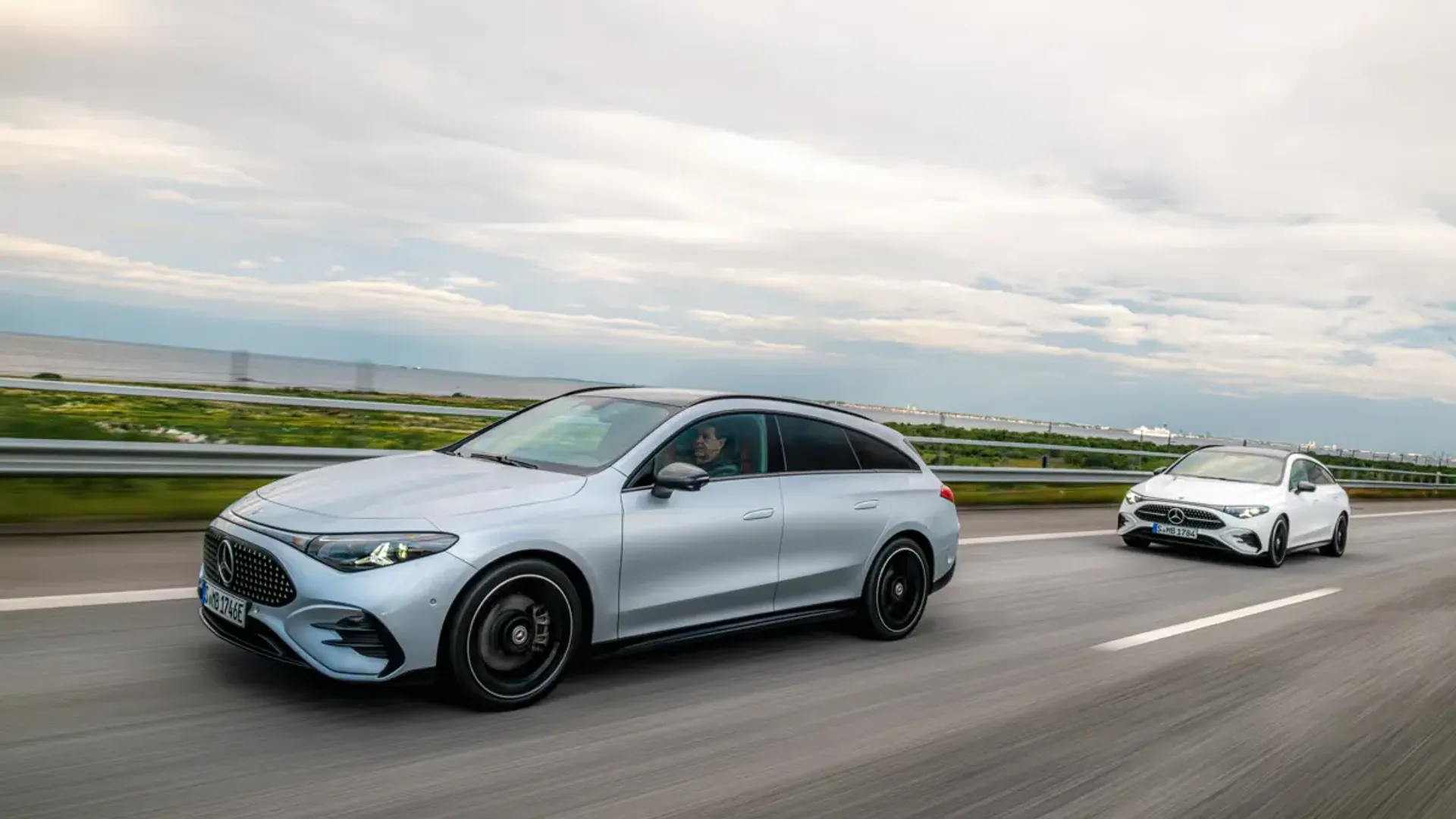 Elettronauti - Mercedes CLA 250+ Shooting Brake - Argento - Esterno - Vista anteriore a tre quarti