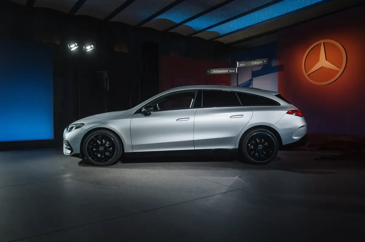 Elettronauti - Mercedes CLA 200 Shooting Brake - Bianco - Esterno - Vista anteriore a tre quarti