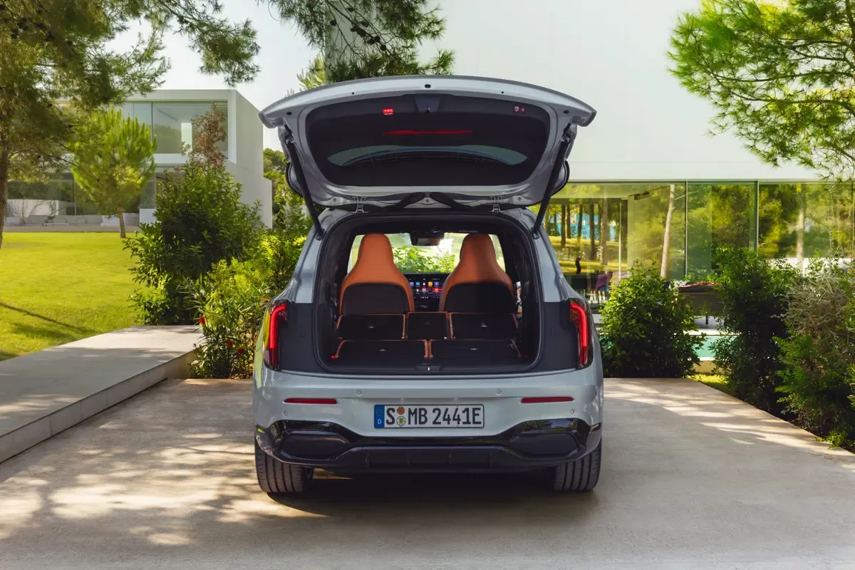 Elettronauti - Mercedes GLB 350 4MATIC - Blu - Vano di carico - Bagagliaio