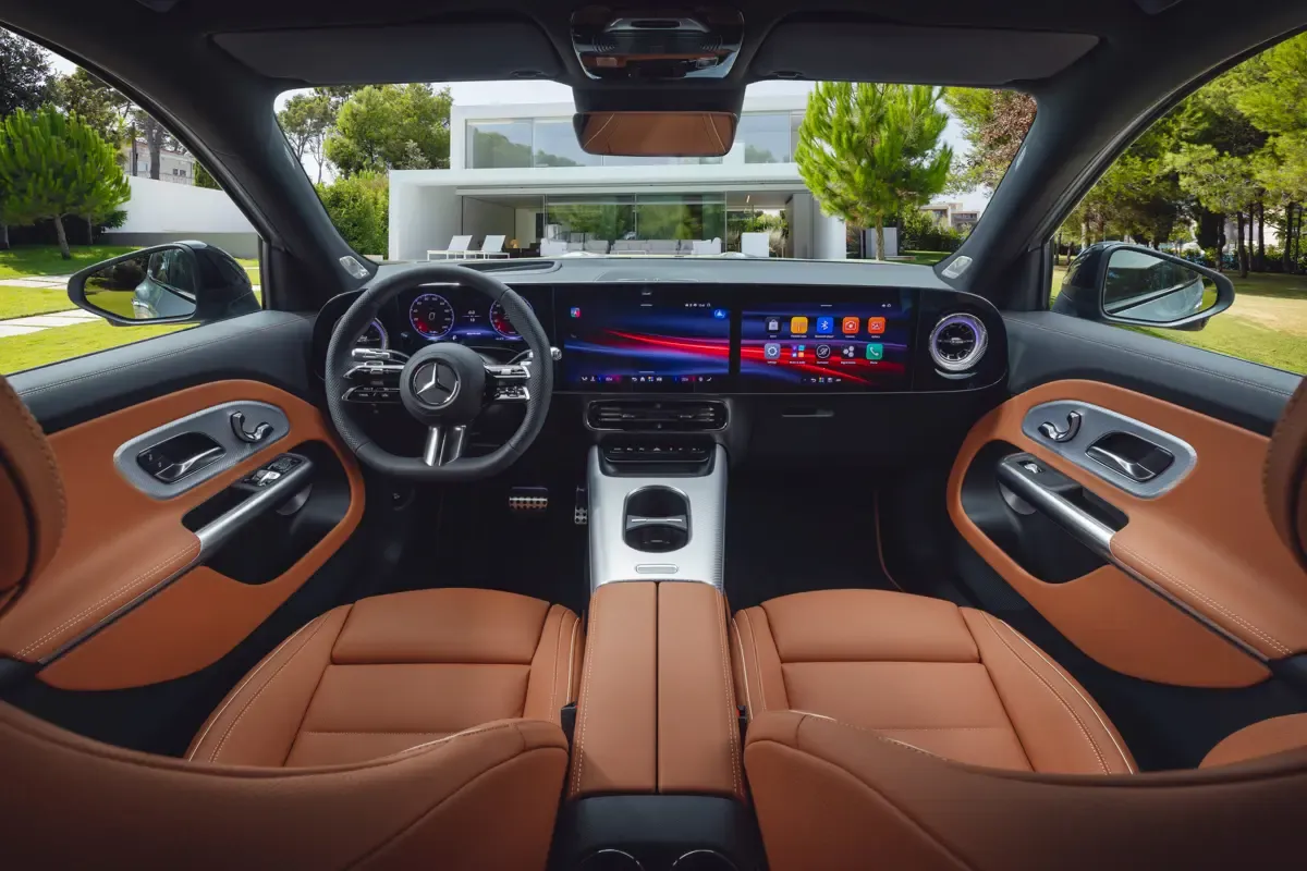 Elettronauti - Mercedes GLB 350 4MATIC - Interni - Vista della plancia