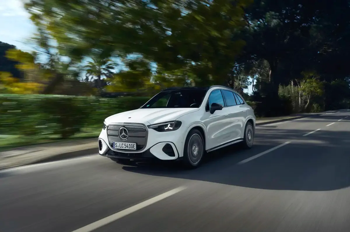 Elettronauti - Mercedes-Benz GLC 250 - Grigio - Esterno - Vista anteriore a tre quarti