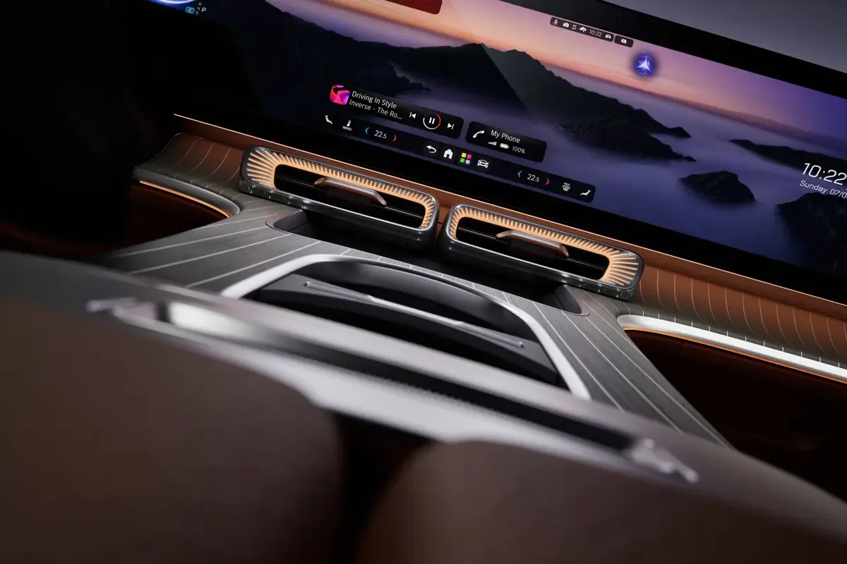 Elettronauti - Mercedes-Benz GLC 250 - Grigio - Esterno - Vista anteriore a tre quarti