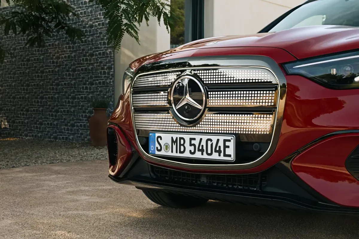 Elettronauti - Mercedes-Benz GLC 250 - Grigio - Esterno - Vista anteriore a tre quarti