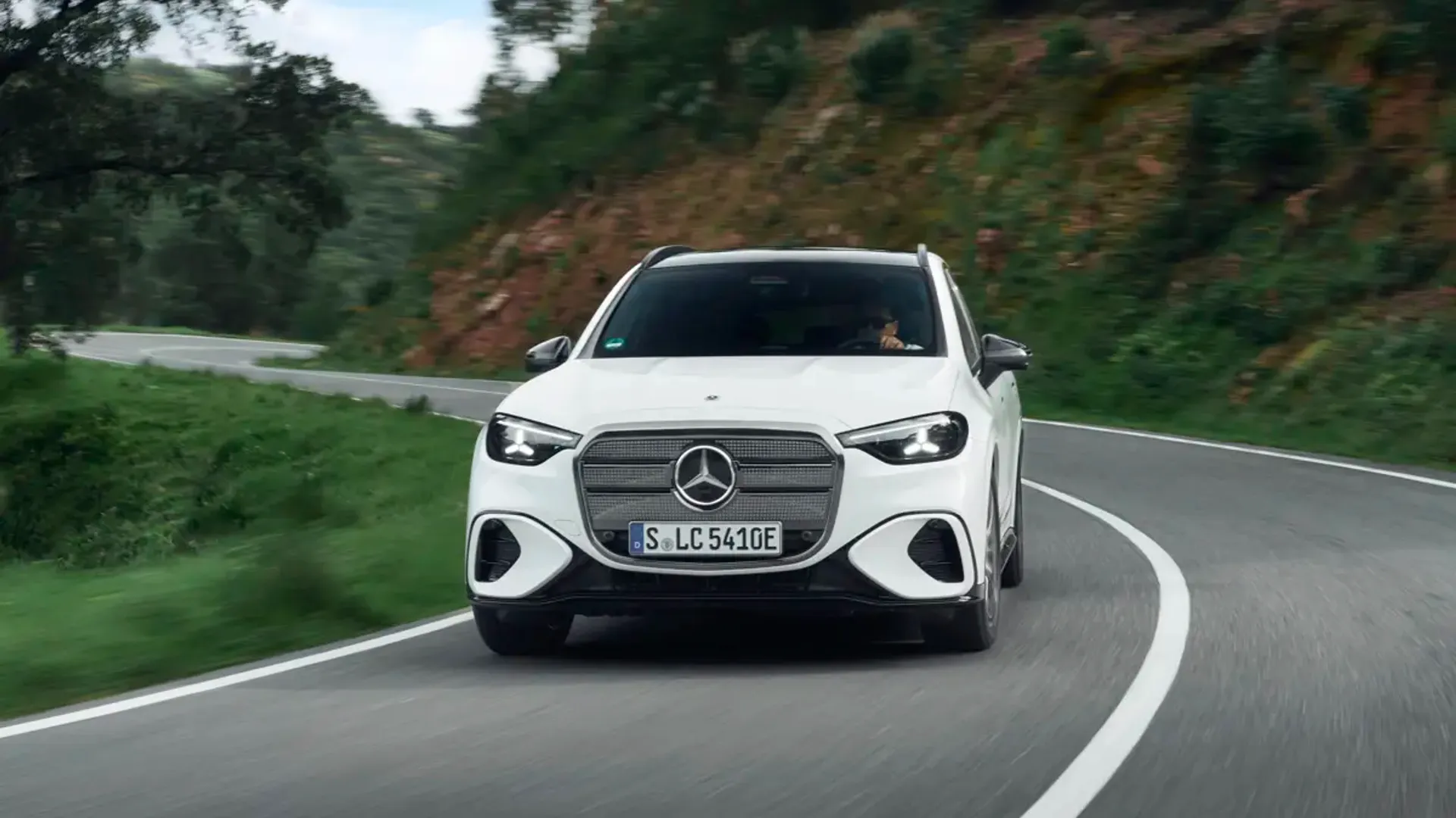 Elettronauti - Mercedes-Benz GLC 250 - Argento - Esterno - Vista anteriore a tre quarti