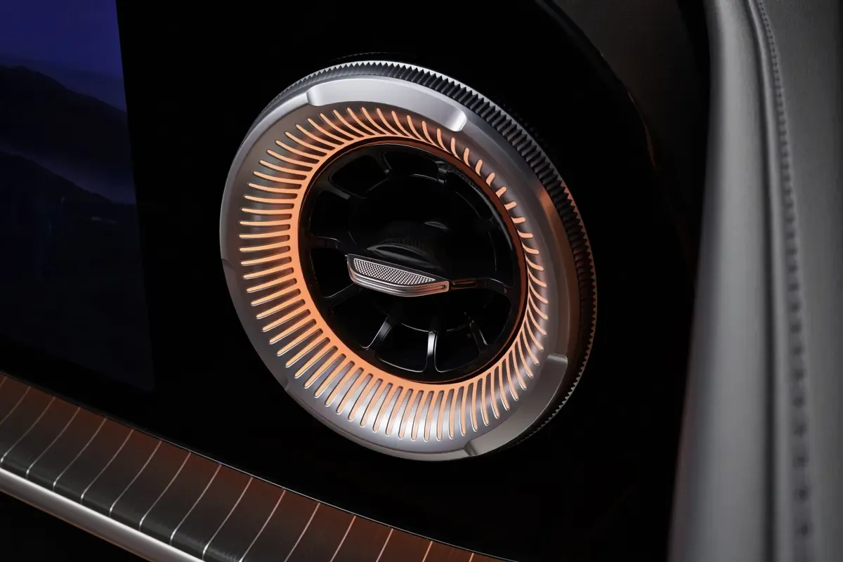 Elettronauti - Mercedes-Benz GLC 250 - Argento - Esterno - Vista anteriore a tre quarti