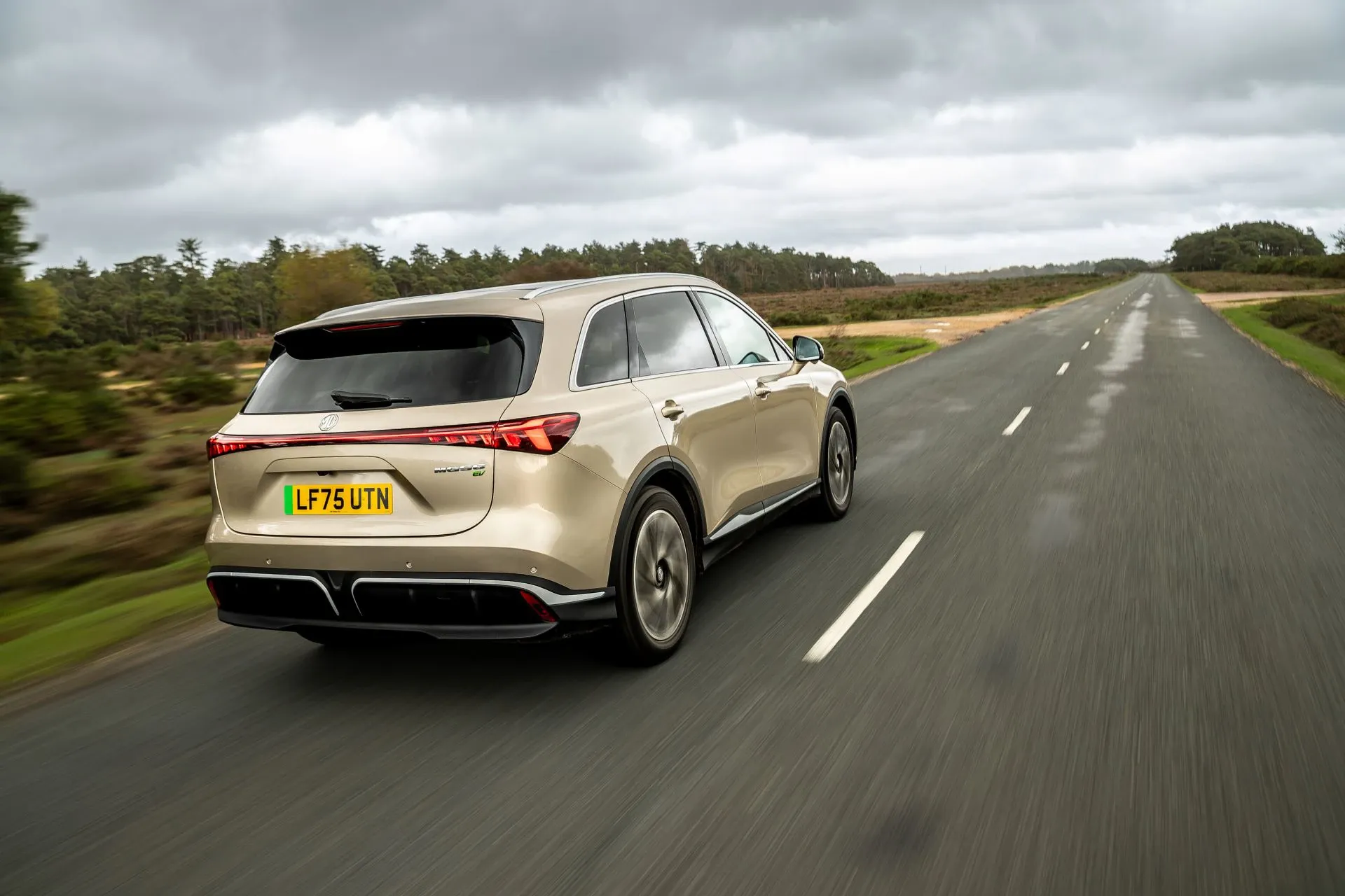 MG MGS6 EV AWD