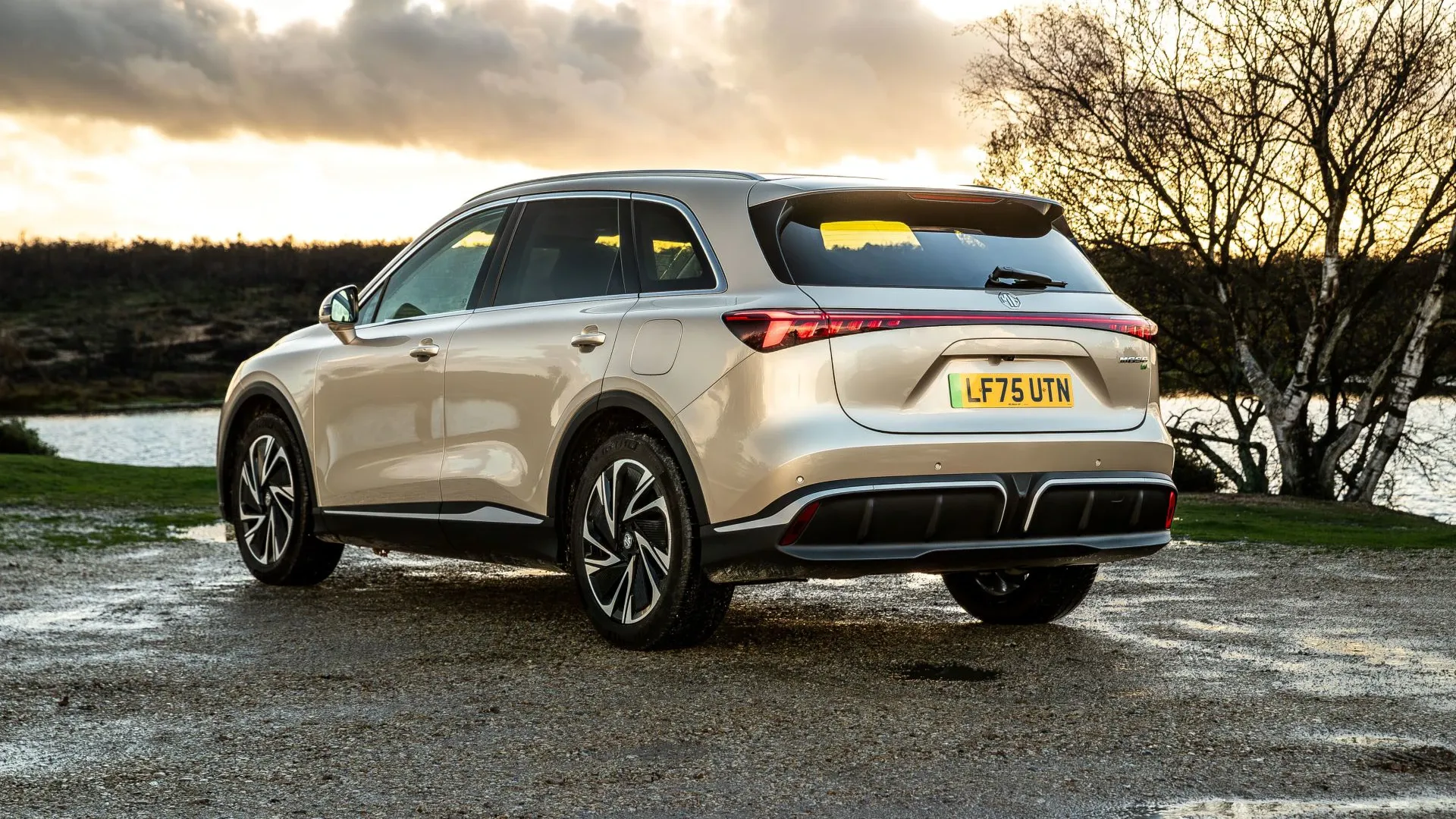 MG MGS6 EV AWD