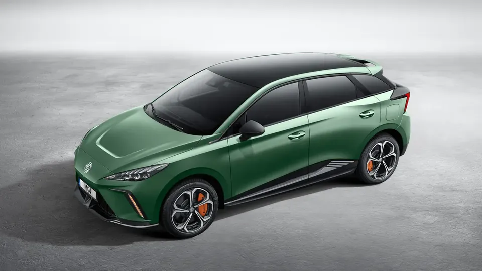 Elettronauti - MG MG4 Electric XPOWER - Verde - Esterno - Vista anteriore a tre quarti
