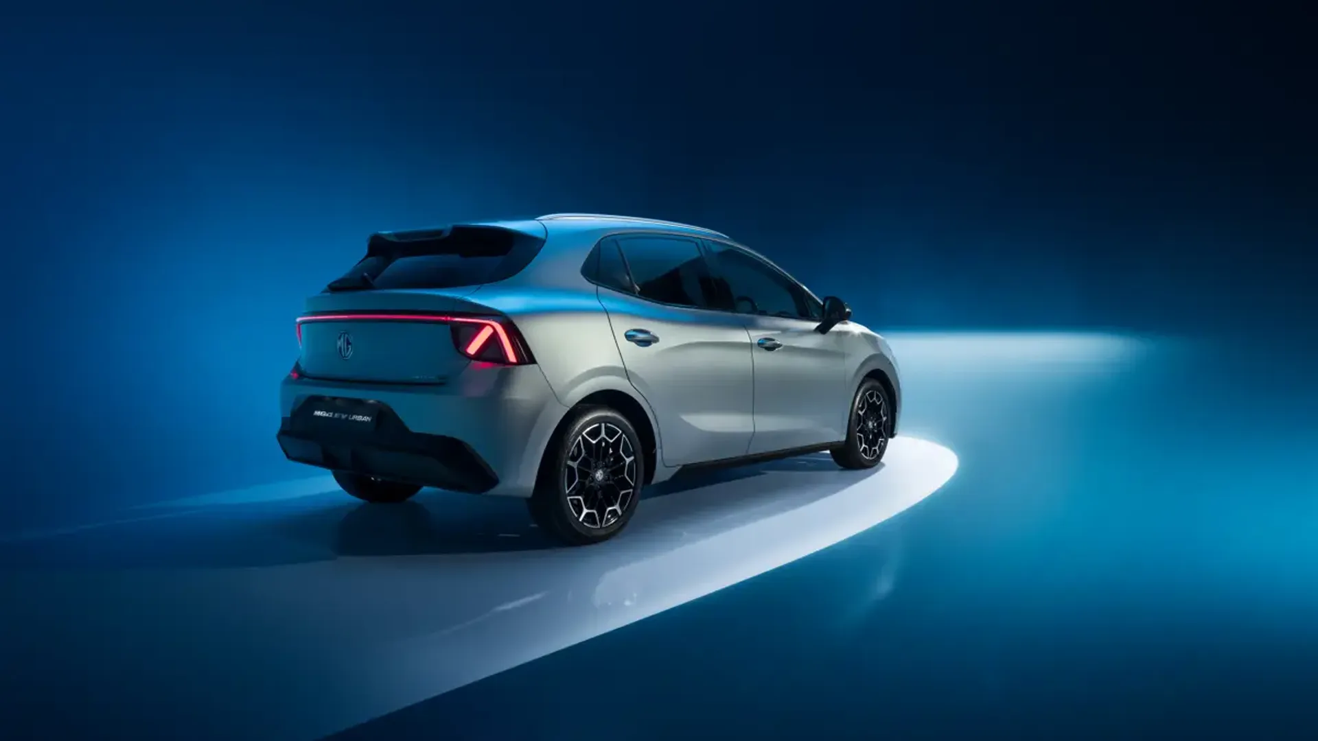 Elettronauti - MG MG4 Urban Comfort Standard Range - Bianco - Esterno - Vista anteriore a tre quarti