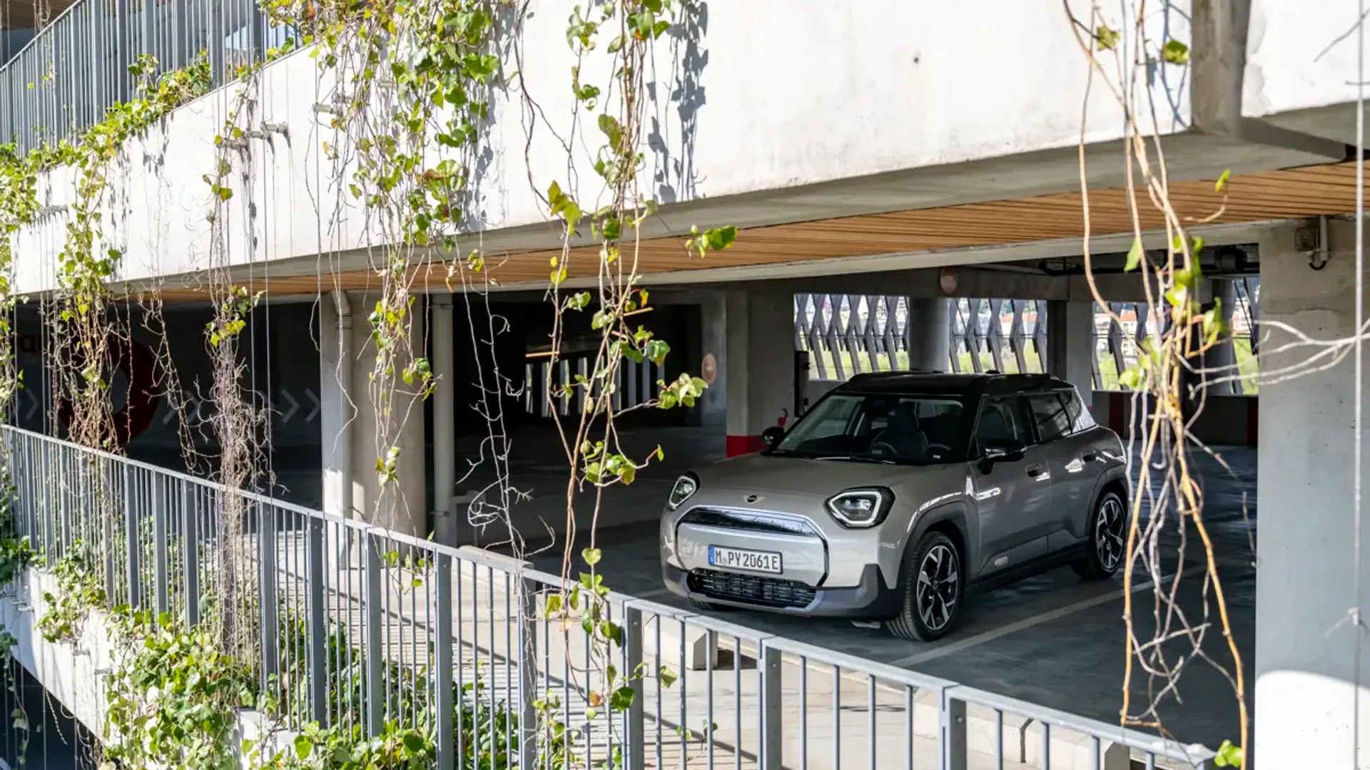 Elettronauti - Mini Aceman E - Blu - Esterno - Vista anteriore a tre quarti