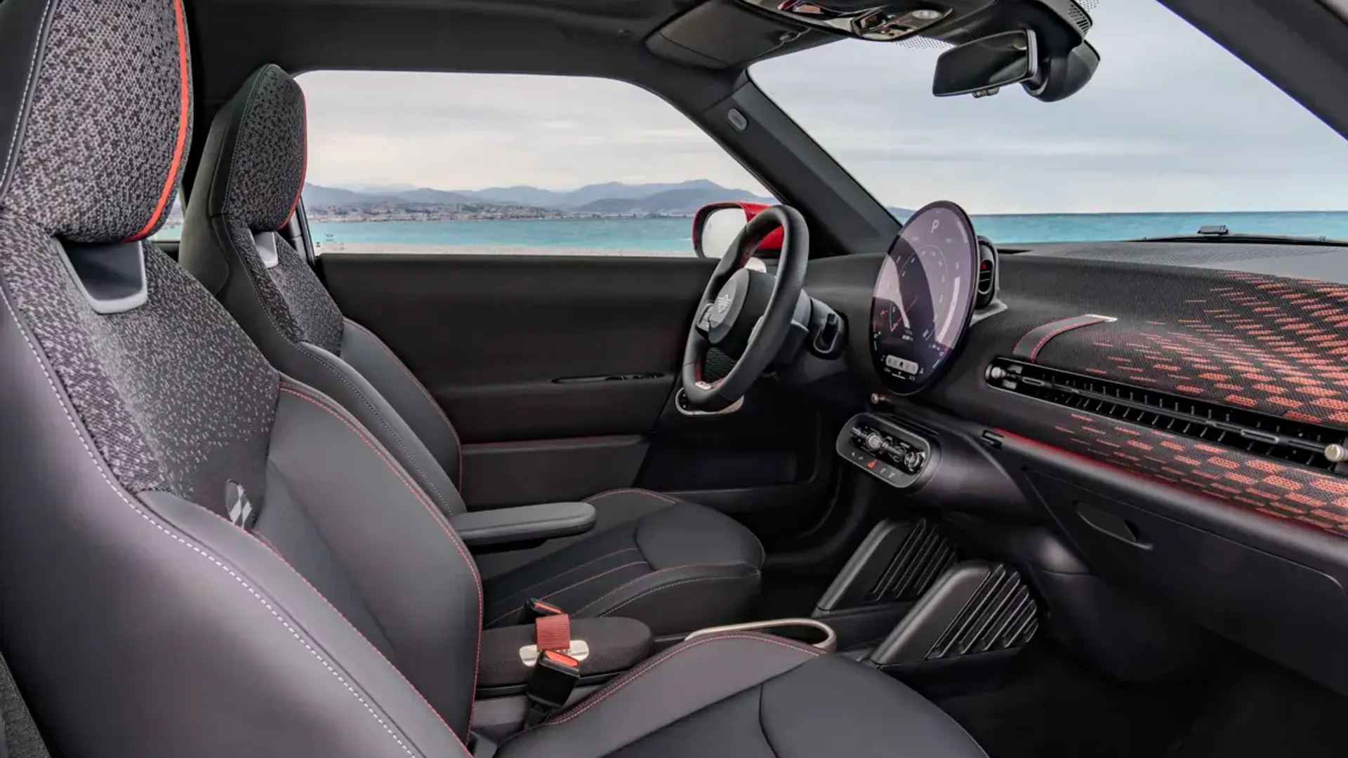 Elettronauti - Mini Cooper SE - Interni - Sedili anteriori