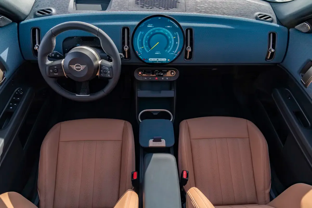 Elettronauti - Mini Countryman E - Plancia - Vista della plancia