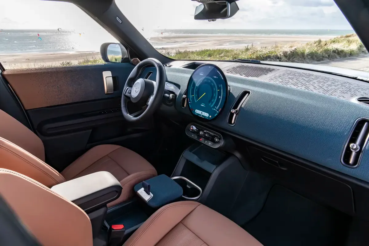 Elettronauti - Mini Countryman E - Plancia - Vista della plancia