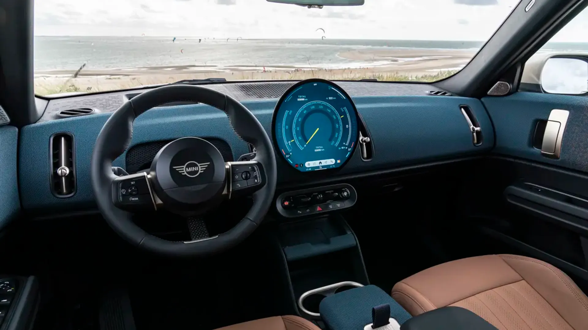 Elettronauti - Mini Countryman E - Plancia - Vista della plancia
