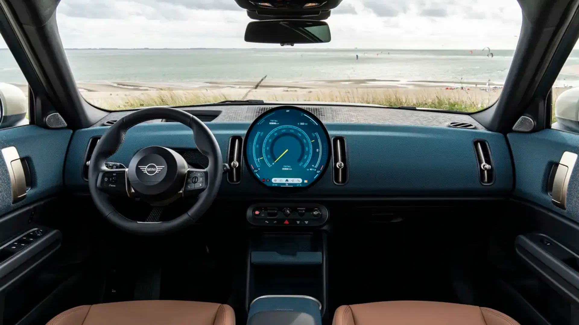 Elettronauti - Mini Countryman E - Plancia - Vista della plancia