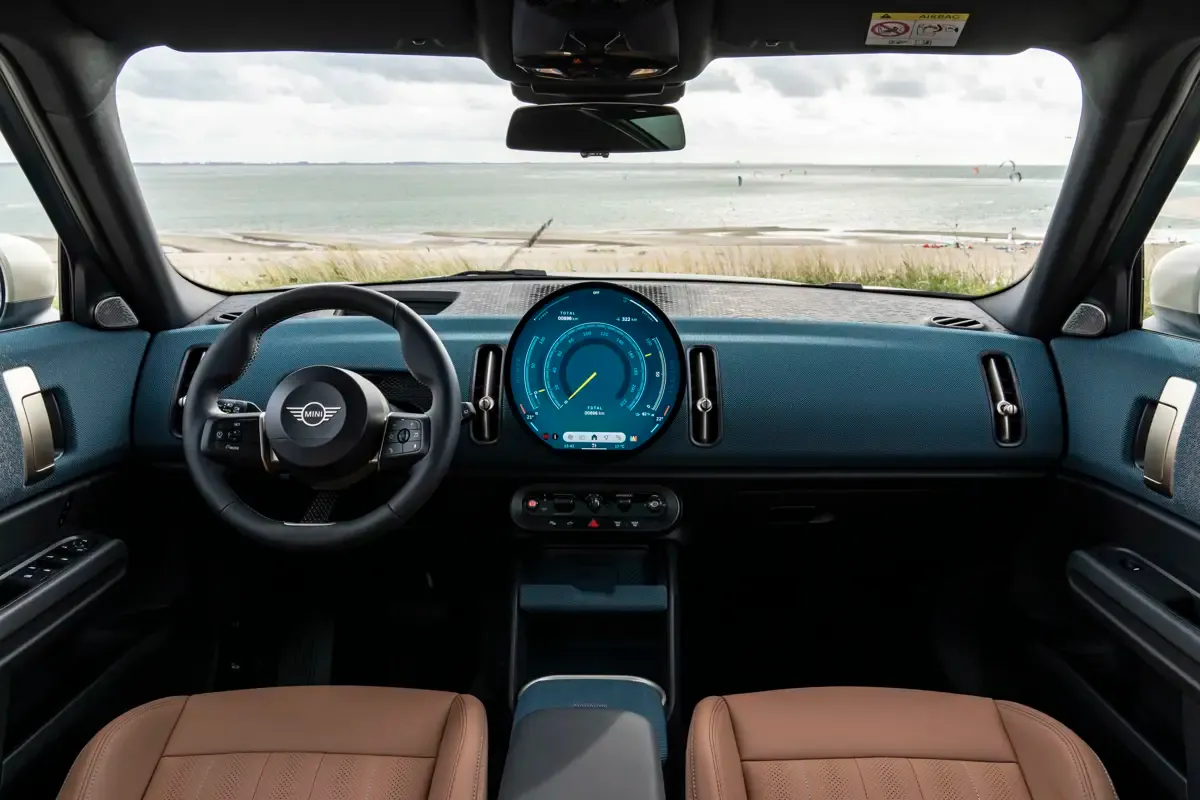 Elettronauti - Mini Countryman E - Plancia - Vista della plancia