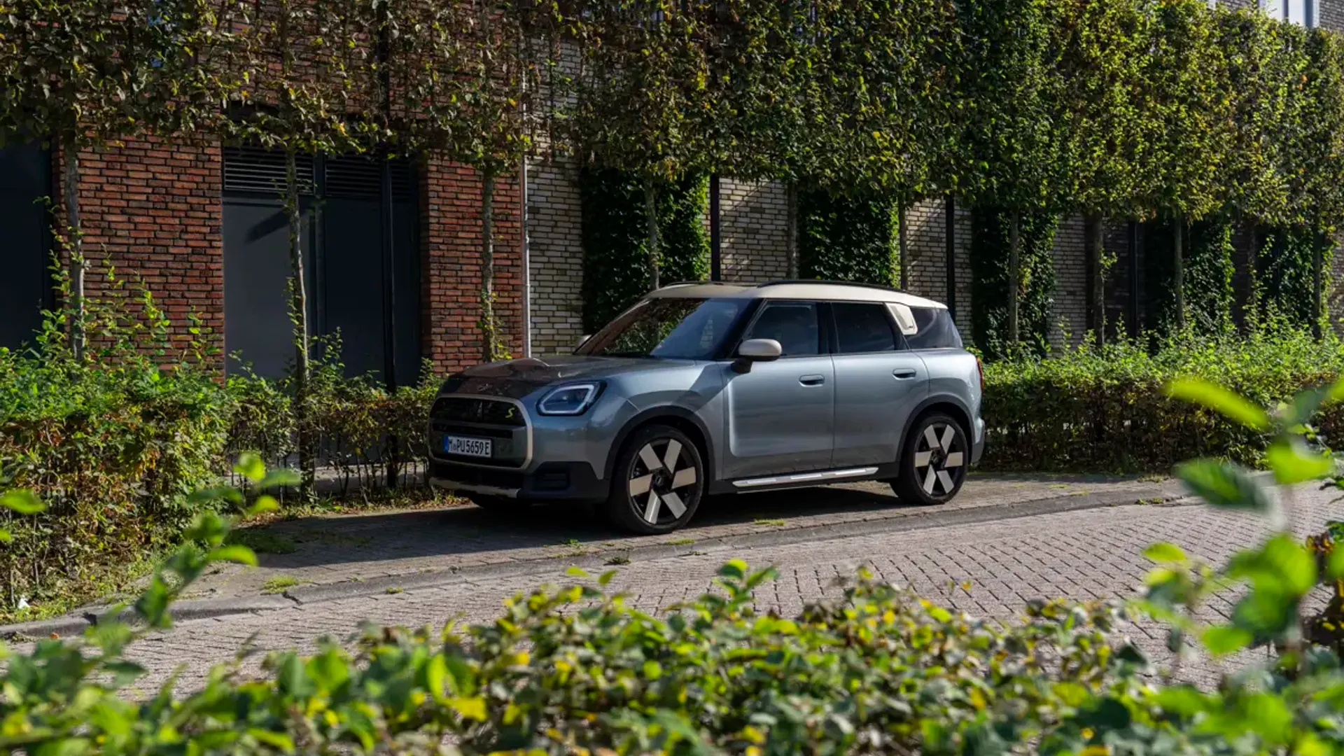Elettronauti - Mini Countryman E - Verde - Esterno - Vista anteriore a tre quarti