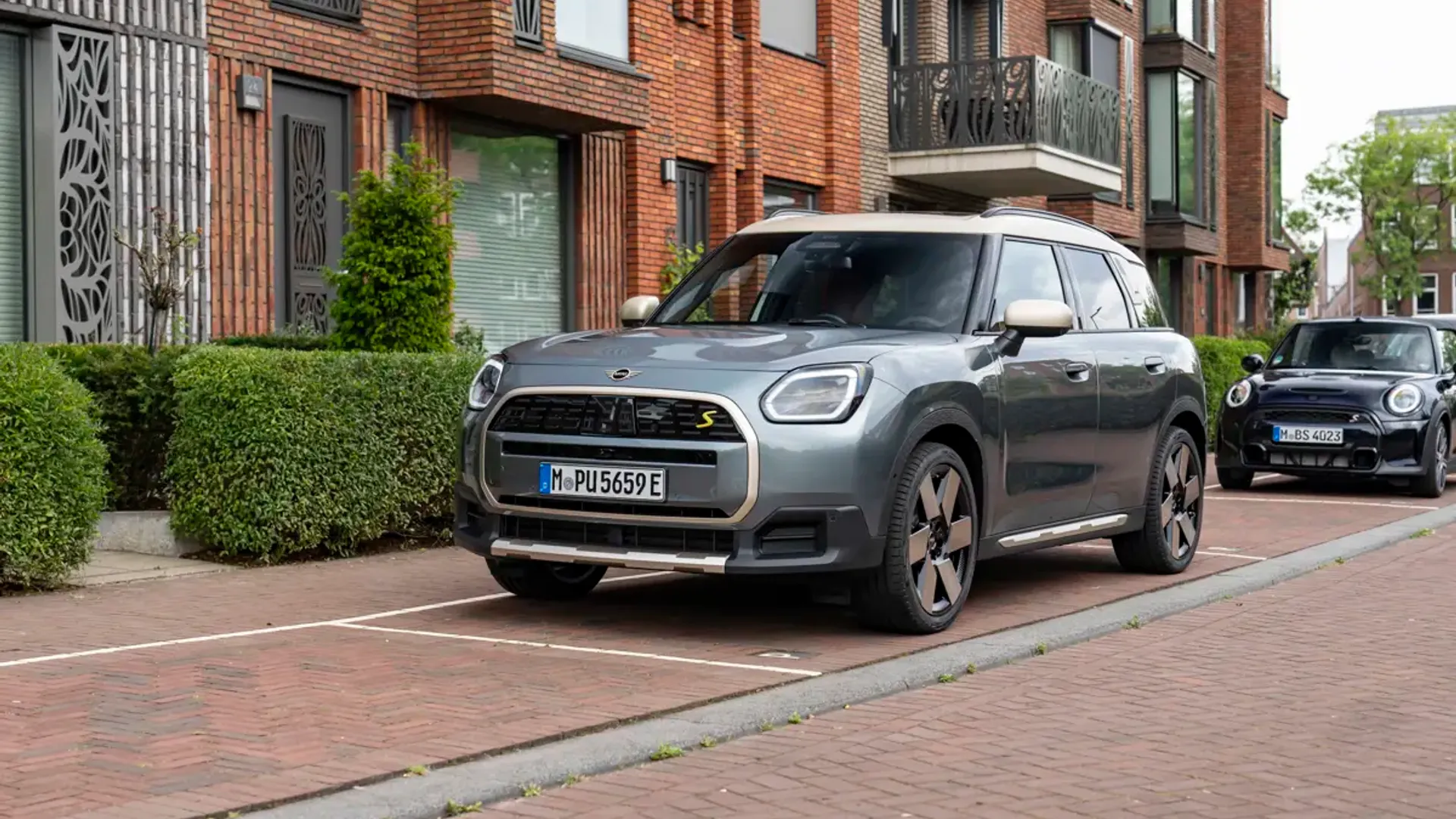 Elettronauti - Mini Countryman E - Verde - Esterno - Vista anteriore a tre quarti
