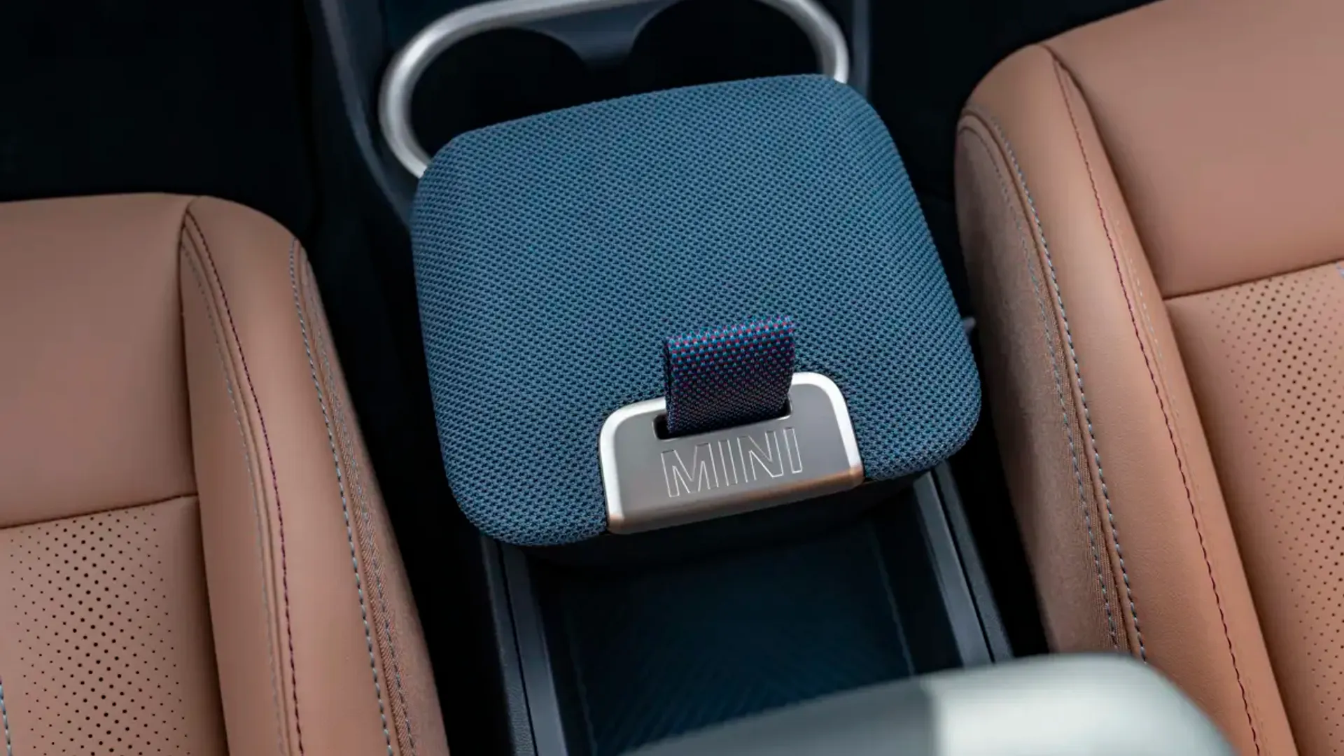Elettronauti - Mini Countryman E - Verde - Esterno - Vista anteriore a tre quarti