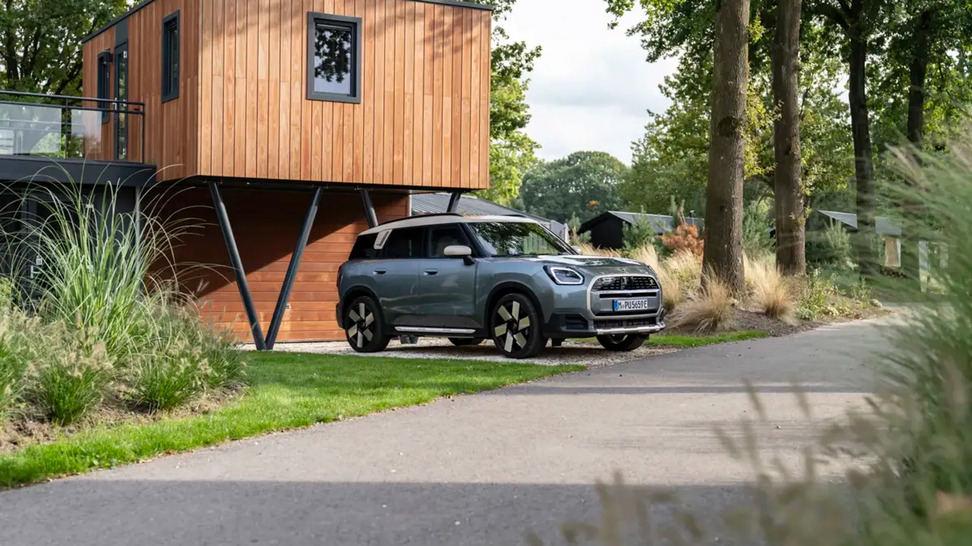 Elettronauti - Mini Countryman E - Grigio - Esterno - Vista anteriore a tre quarti