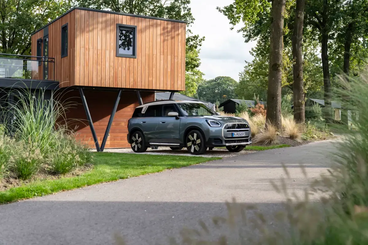 Elettronauti - Mini Countryman E - Grigio - Esterno - Vista anteriore a tre quarti