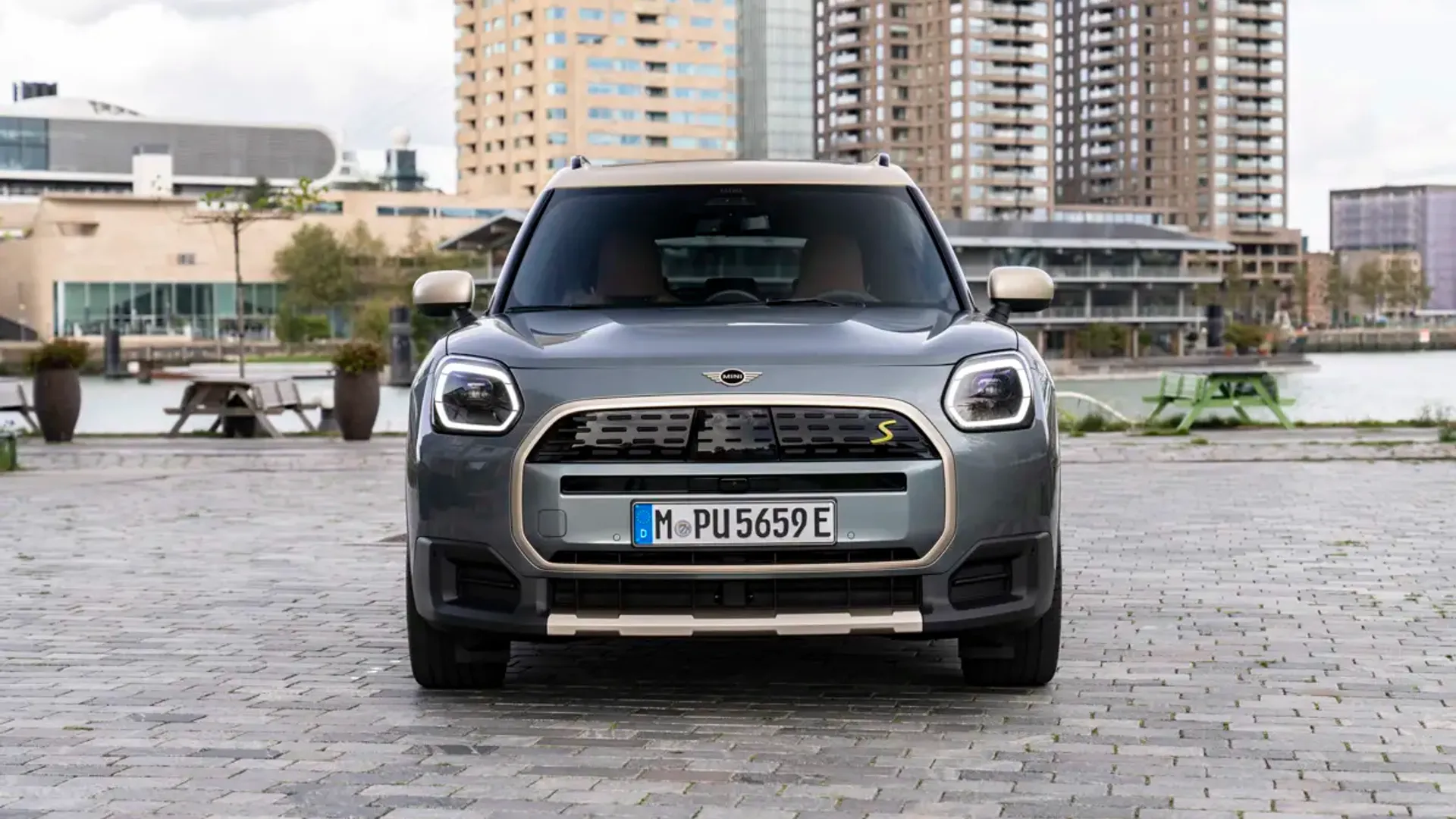 Elettronauti - Mini Countryman E - Argento - Esterno - Vista anteriore a tre quarti