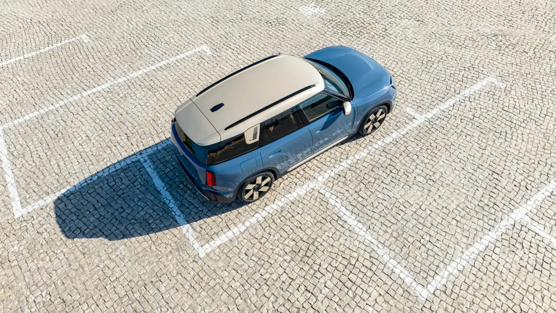 Elettronauti - Mini Countryman E - Argento - Esterno - Vista anteriore a tre quarti
