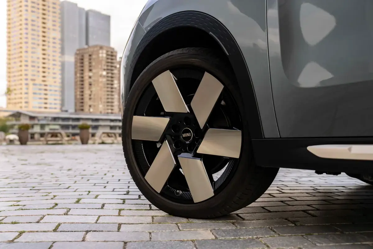 Elettronauti - Mini Countryman E - Cerchio