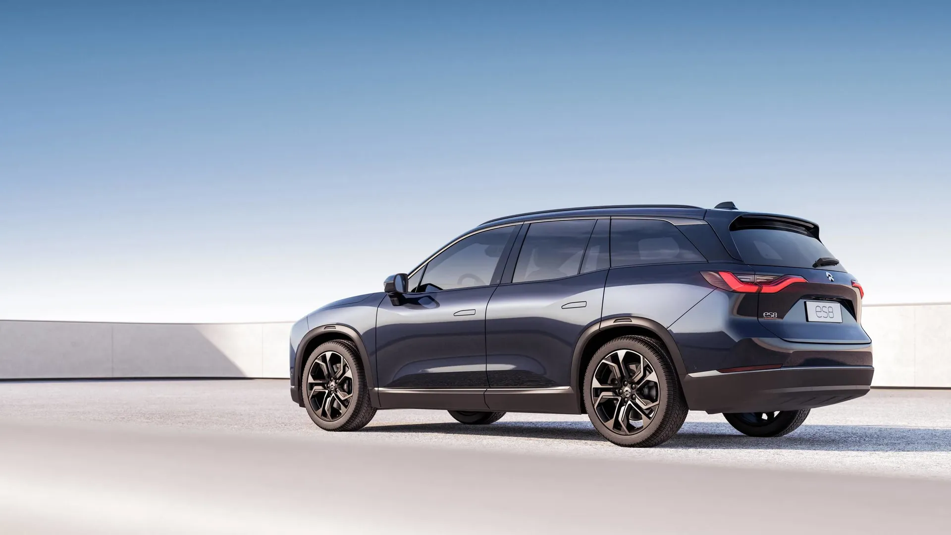 Nio ES8