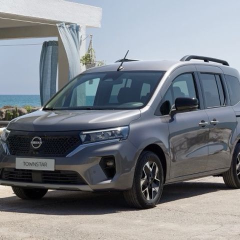 Nissan Townstar EV Passenger L2