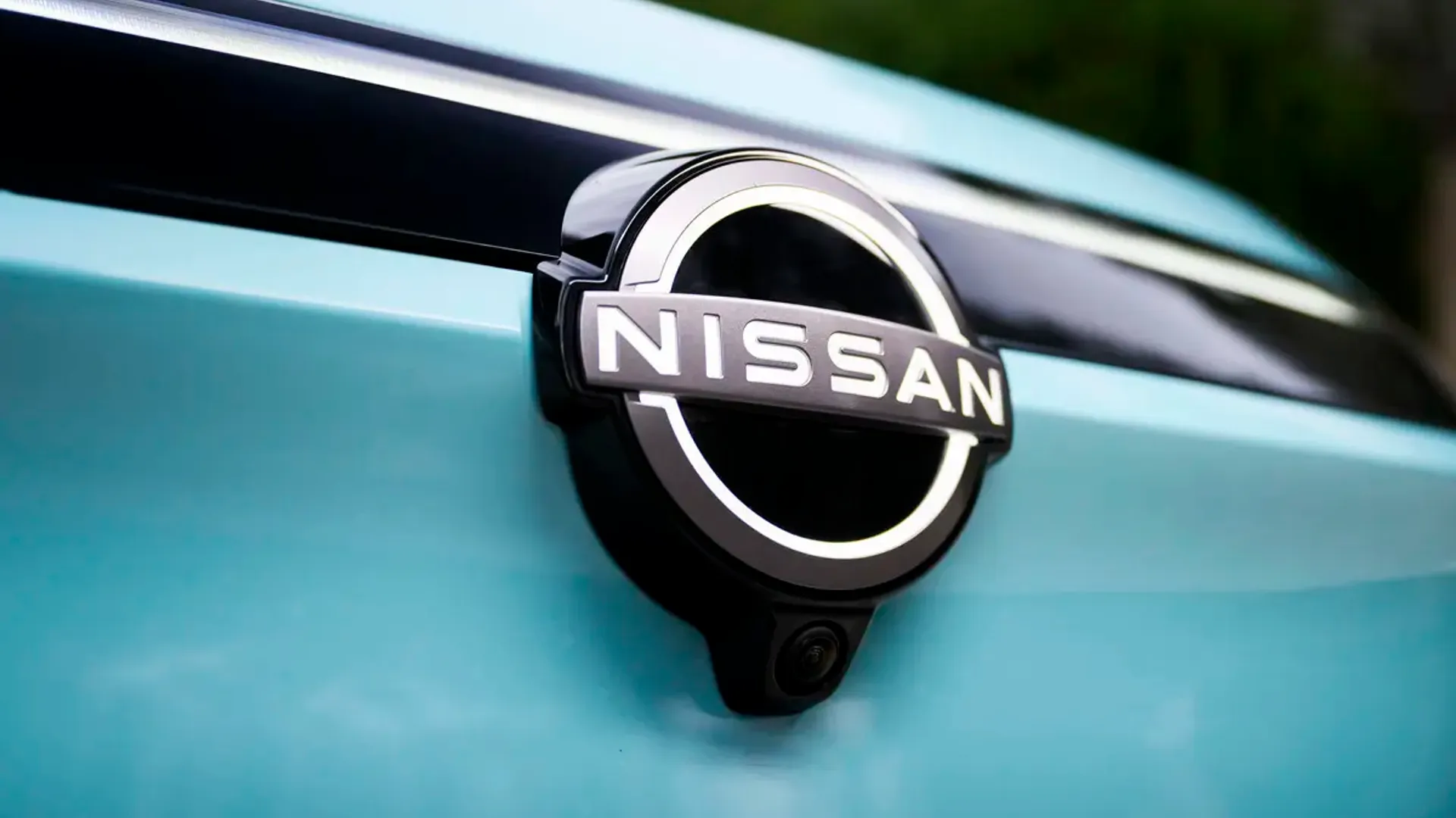 Elettronauti - Nissan Leaf Extended Range - Bianco - Esterno - Vista anteriore a tre quarti