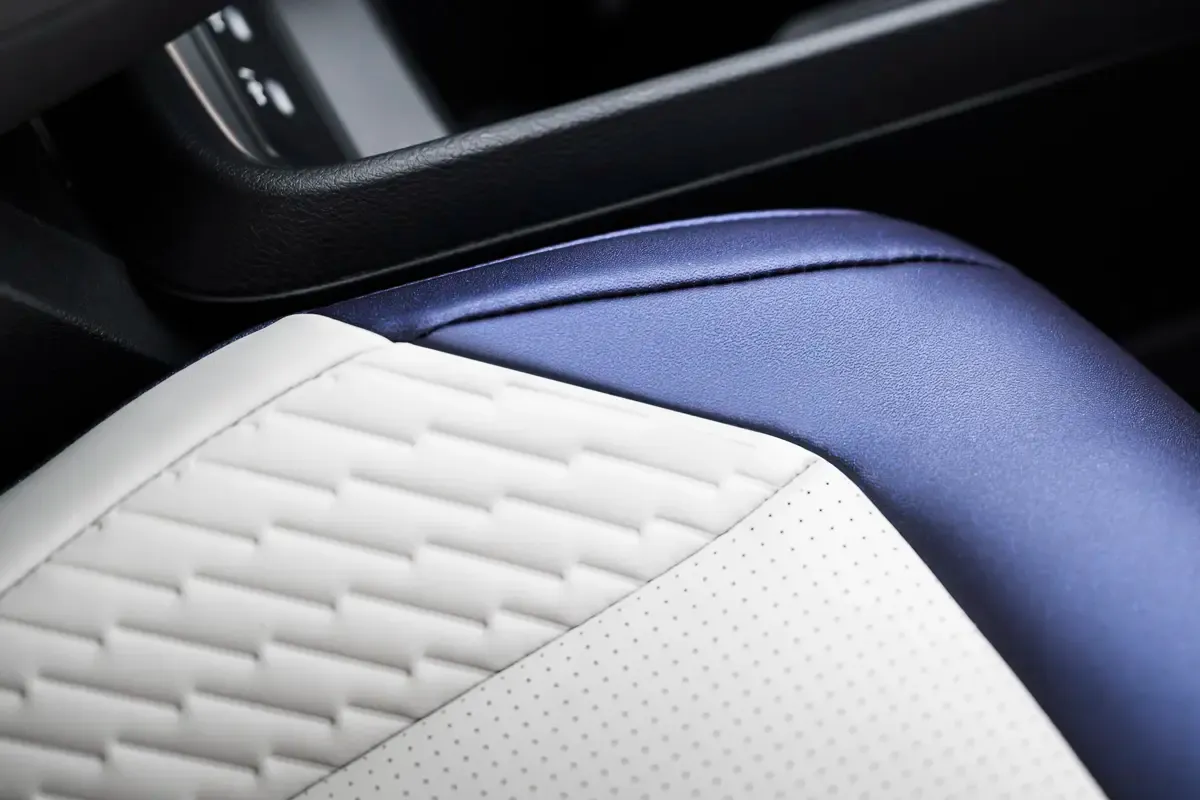 Elettronauti - Nissan Leaf Extended Range - Bianco - Esterno - Vista anteriore a tre quarti