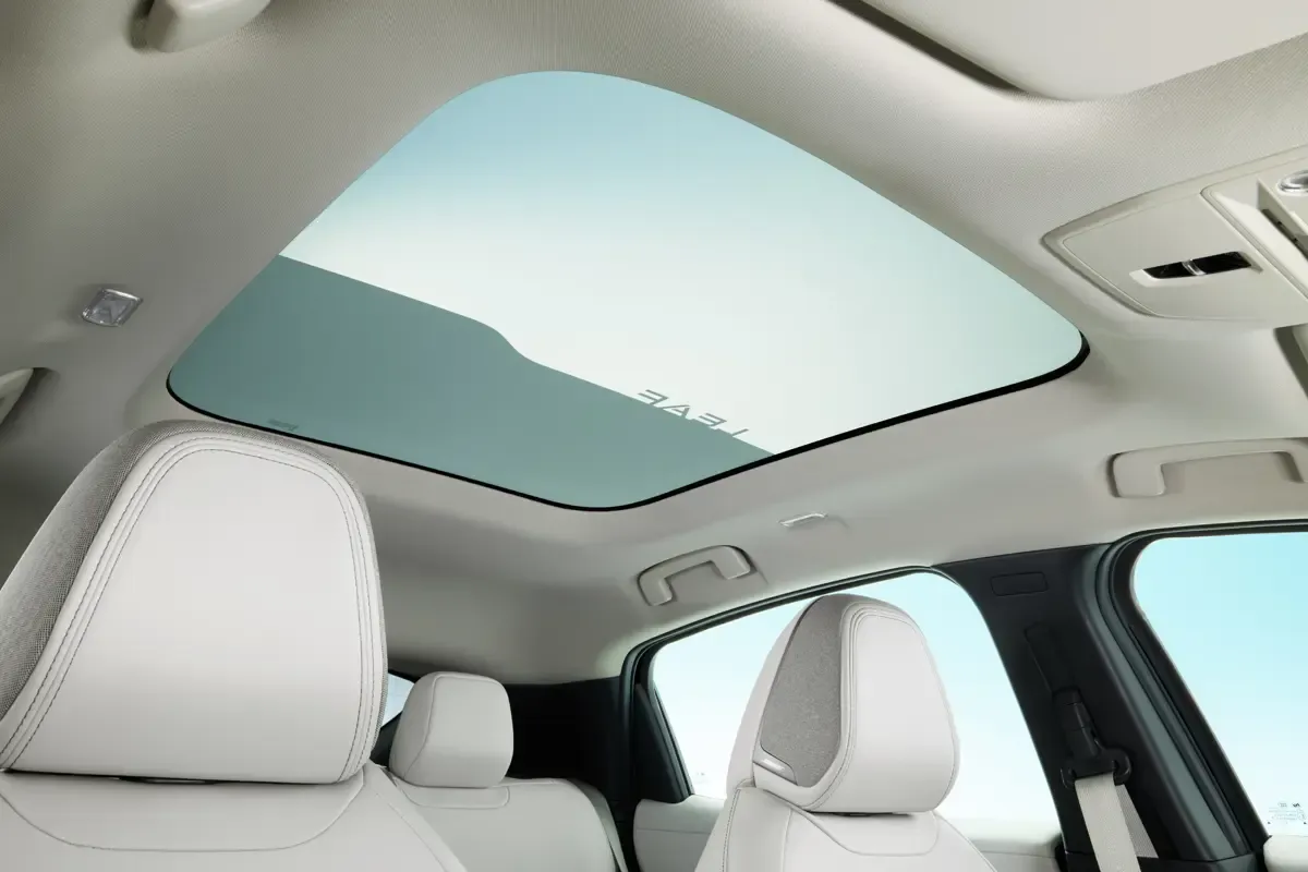 Elettronauti - Nissan Leaf Extended Range - Esterno - Vista dall'alto