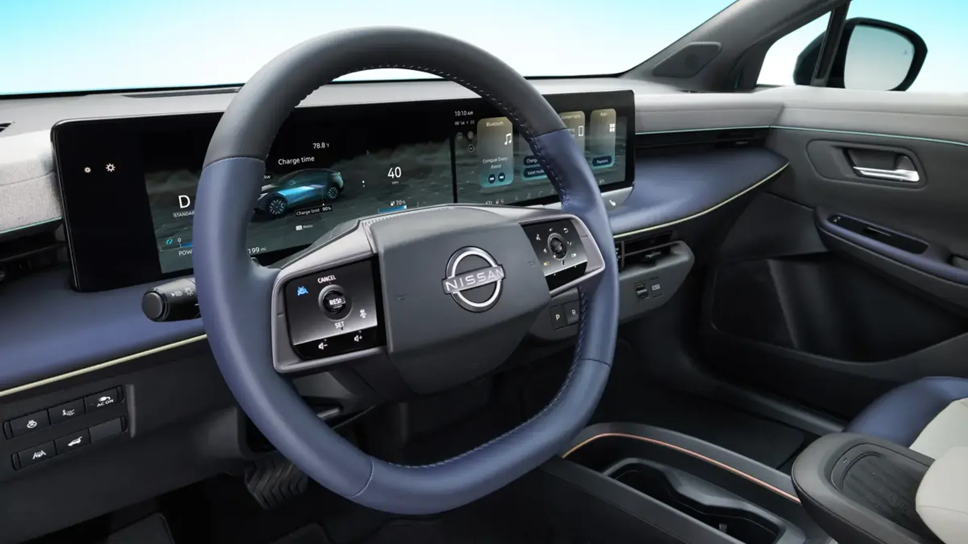 Elettronauti - Nissan Leaf Extended Range - Argento - Infotainment - Vista anteriore a tre quarti