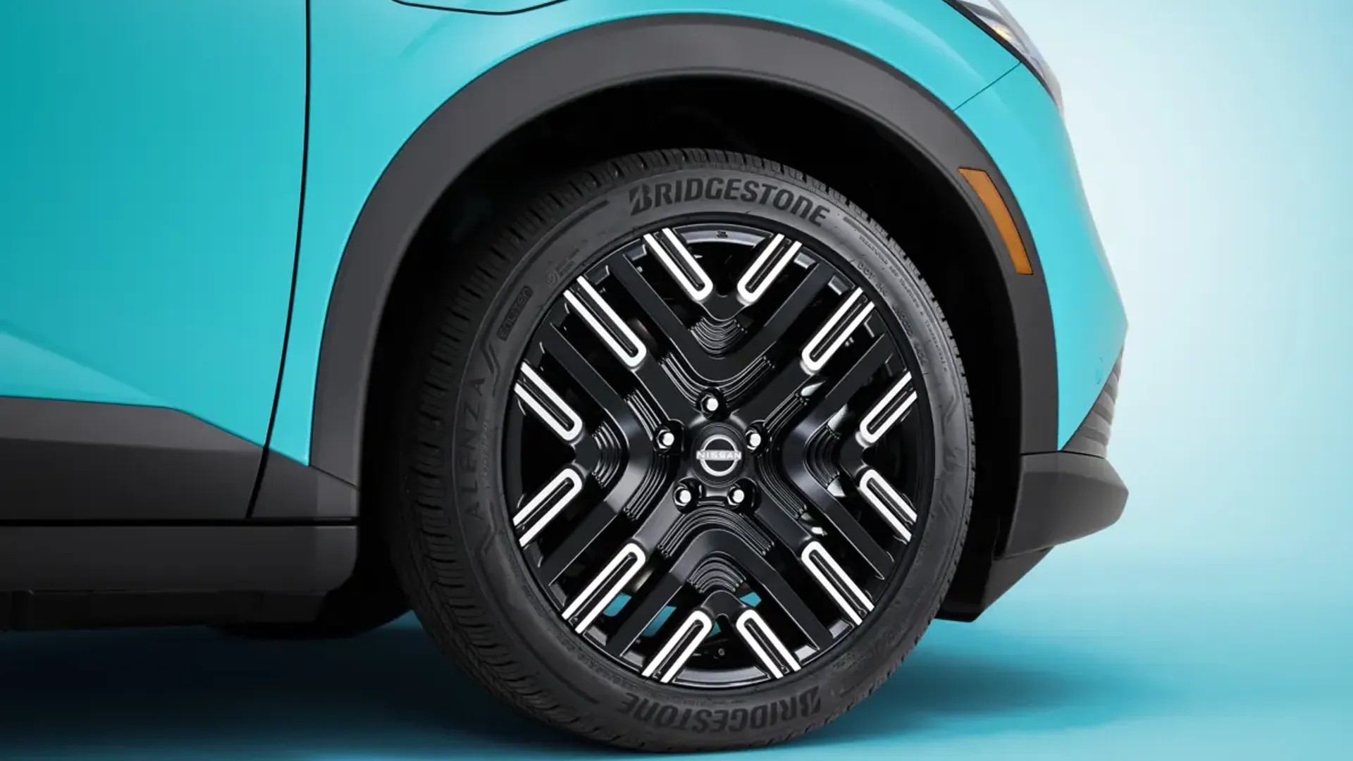 Elettronauti - Nissan Leaf Extended Range - Cerchio - Vista laterale