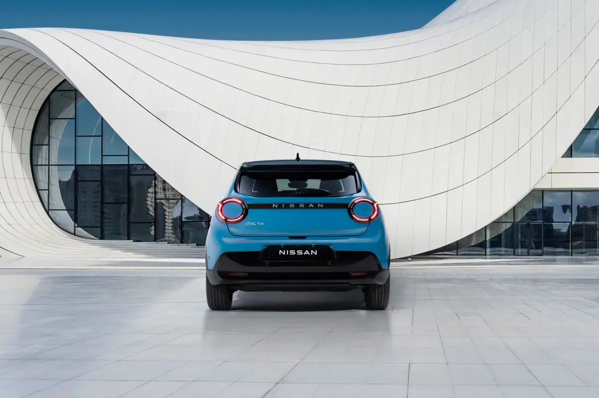 Elettronauti - Nissan Micra Extended Range 52 kWh - Giallo - Esterno - Vista anteriore a tre quarti