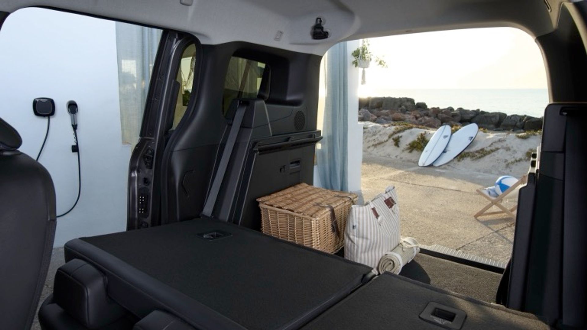 Elettronauti - Nissan Townstar EV Passenger - Grigio - Esterno - Vista anteriore a tre quarti