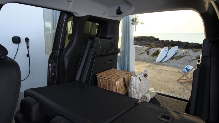 Elettronauti - Nissan Townstar EV Passenger - Grigio - Esterno - Vista anteriore a tre quarti