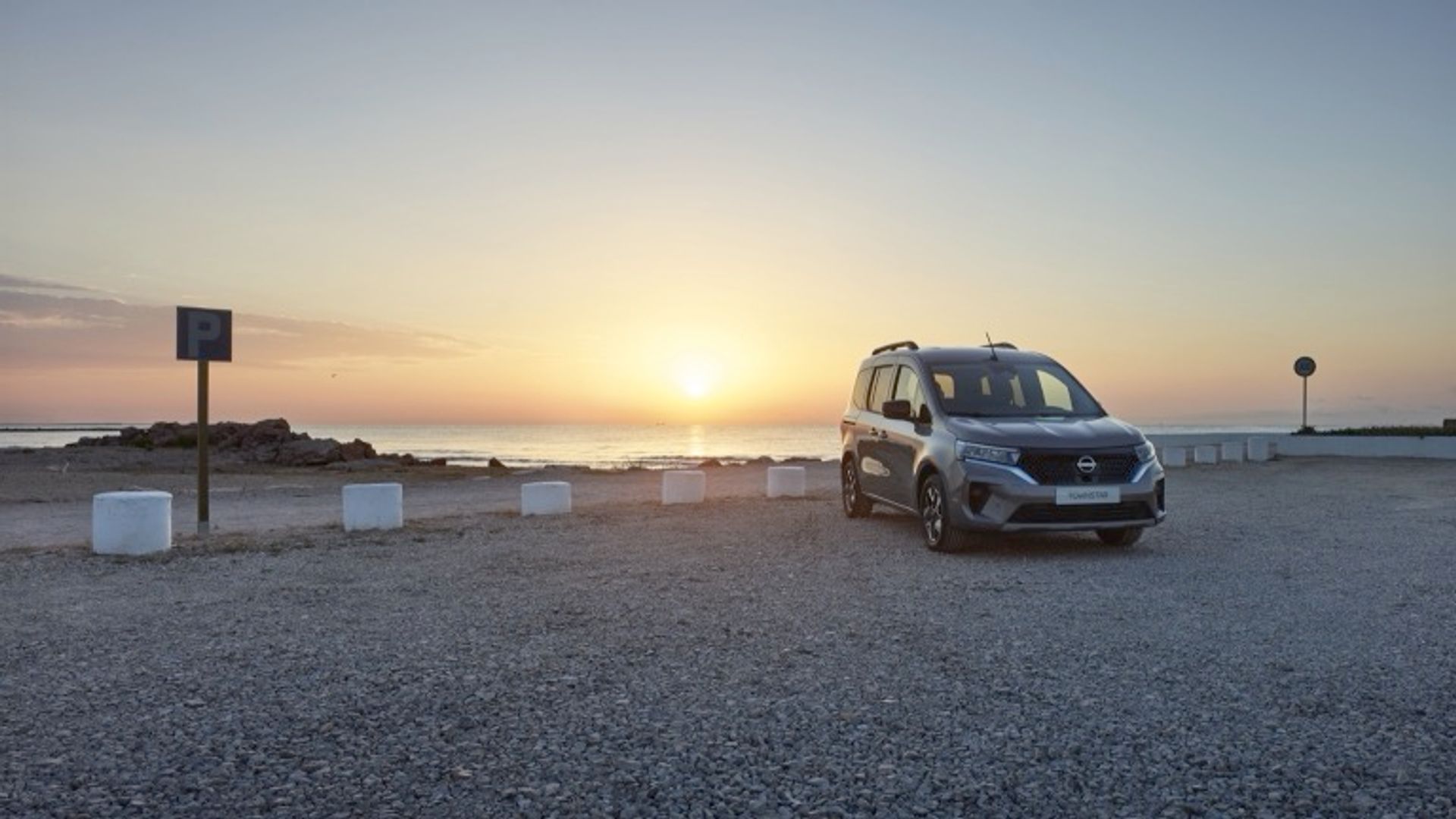 Elettronauti - Nissan Townstar EV Passenger - Bianco - Esterno - Vista anteriore a tre quarti