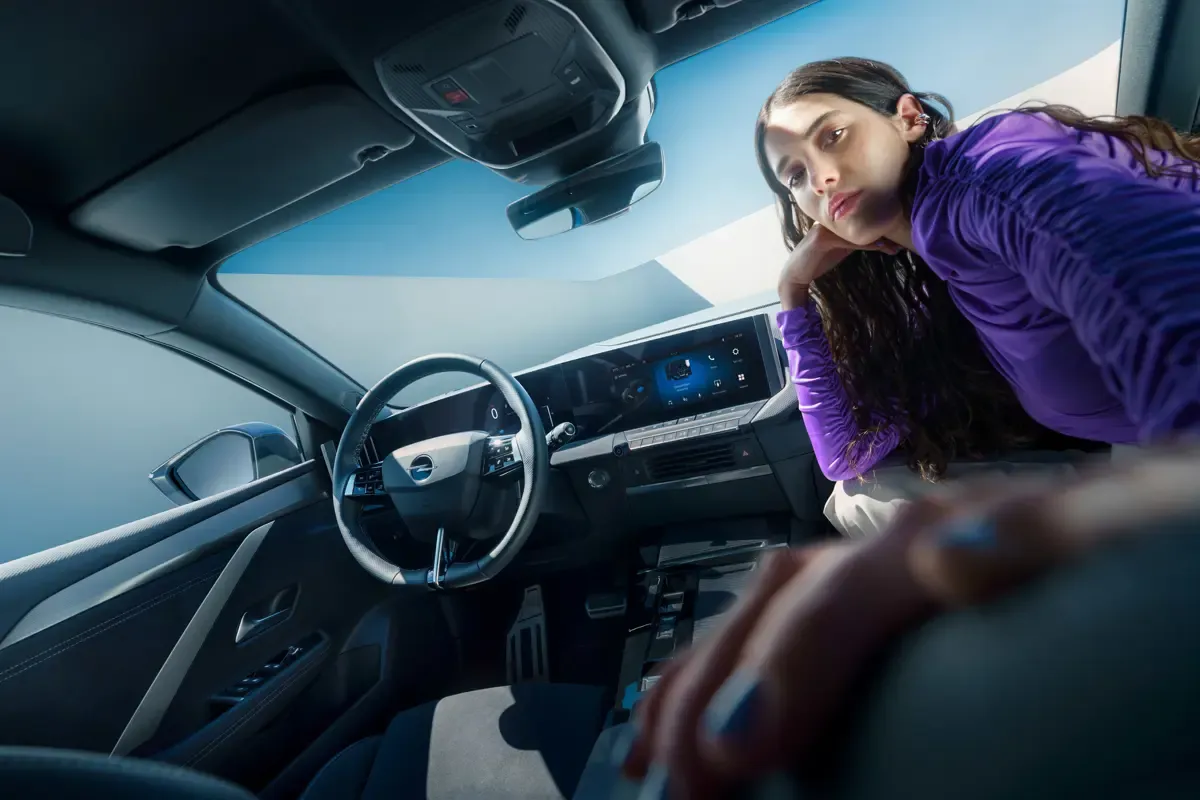 Elettronauti - Opel Astra Electric 54kWh - Plancia - Vista della plancia