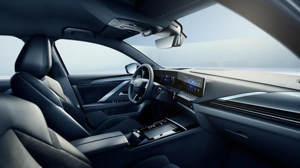 Elettronauti - Opel Astra Electric 54kWh - Plancia - Vista della plancia