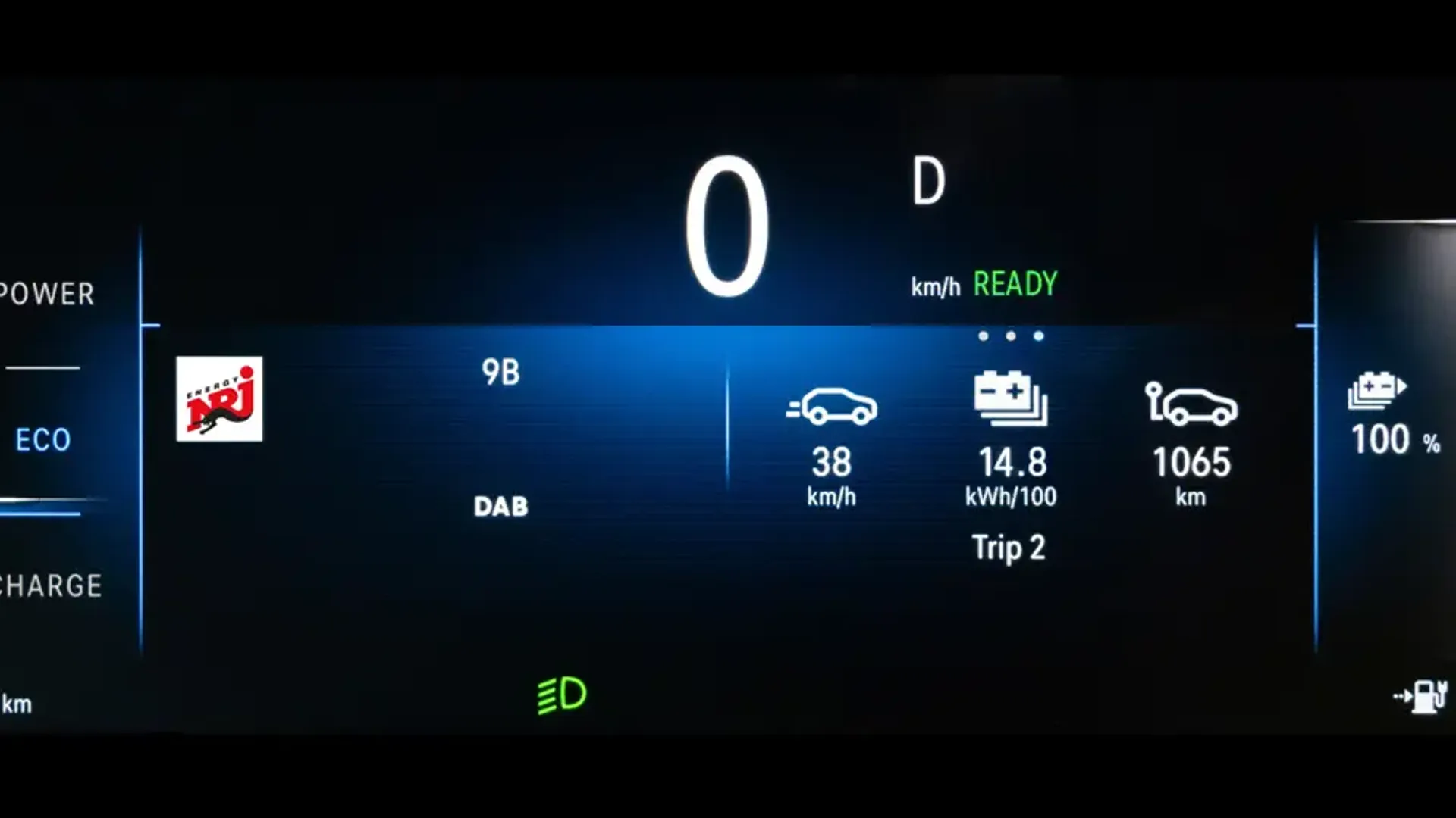 Elettronauti - Opel Astra Electric 54kWh - Infotainment - Vista della plancia
